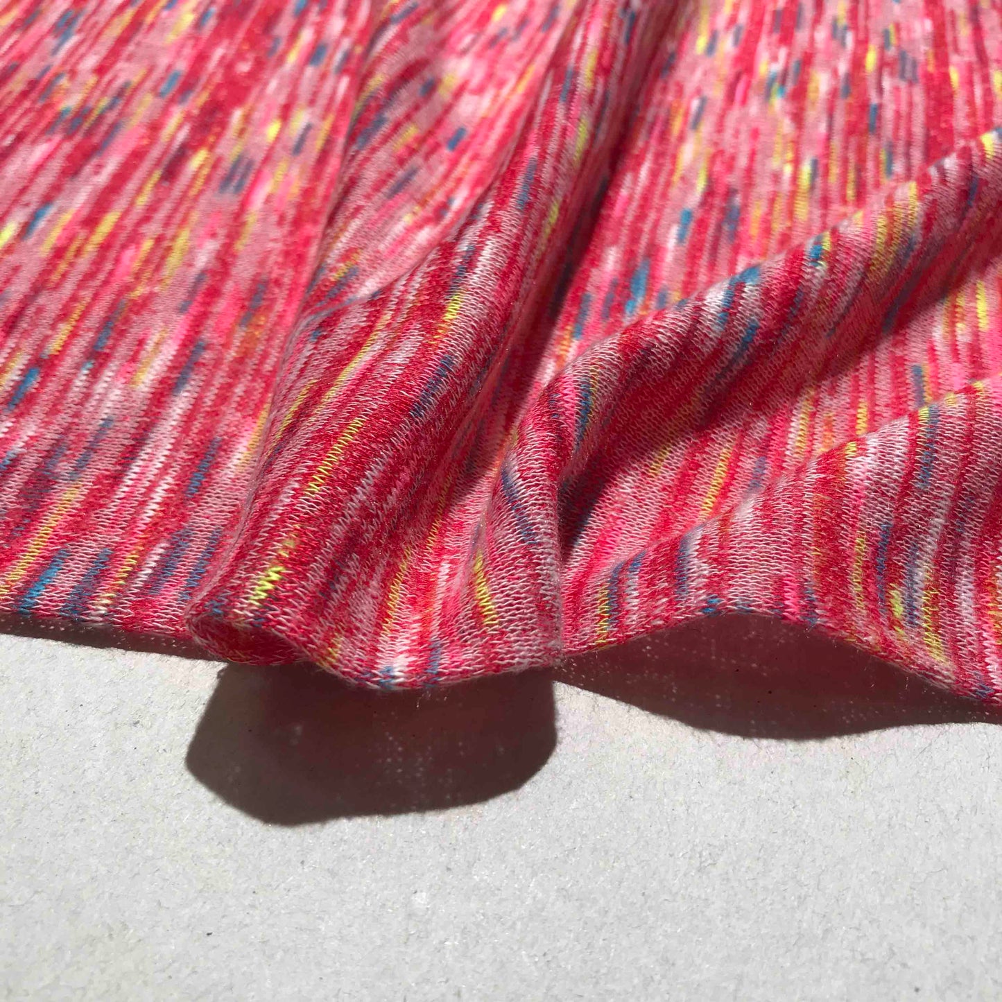 Mönstrade Modetyger - Viskos Mode Tyg Stretch Rosa Röd Blå 80