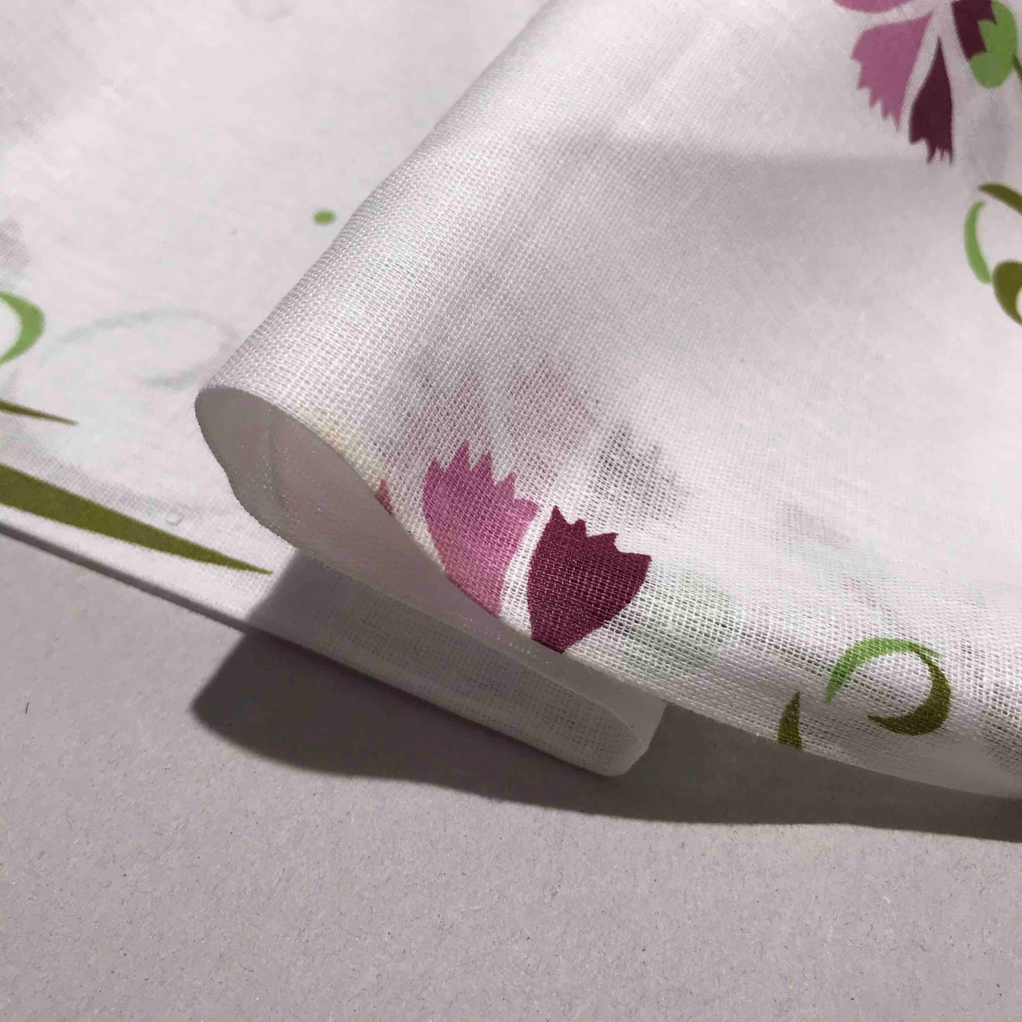 Mönstrat Bomullstyg - Vit Rosa Lila Grön Blommigt 7