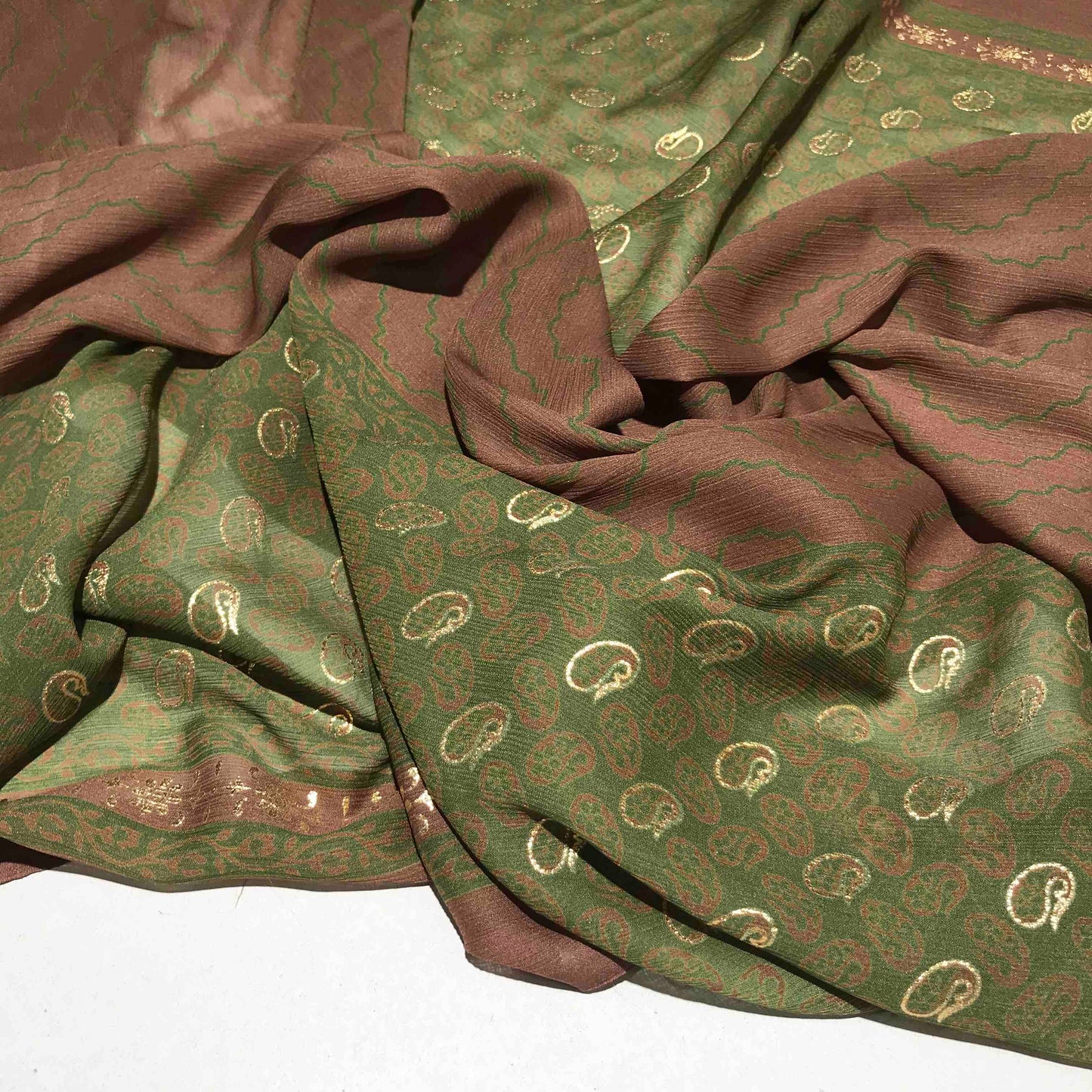 Mönstrade Chiffongtyger - Chiffong Skimmer Guld Brun Grön Paisley Rapport 51