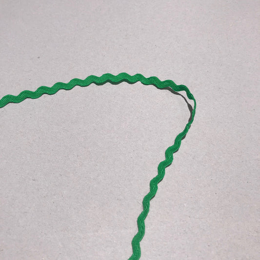 Band - Tygband Vågig Grön 0,5cm 41