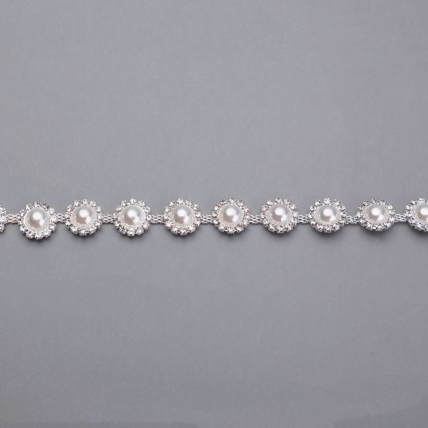 Pärlband - Estelle - Vita Pärlor Kristaller 48