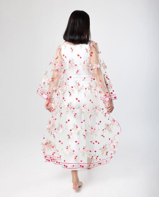 Broderat Tylltyg - Tyg Tyll Spets Spetstyg Rosa & Aprikos & Röda Blommor På Benvit Tyll