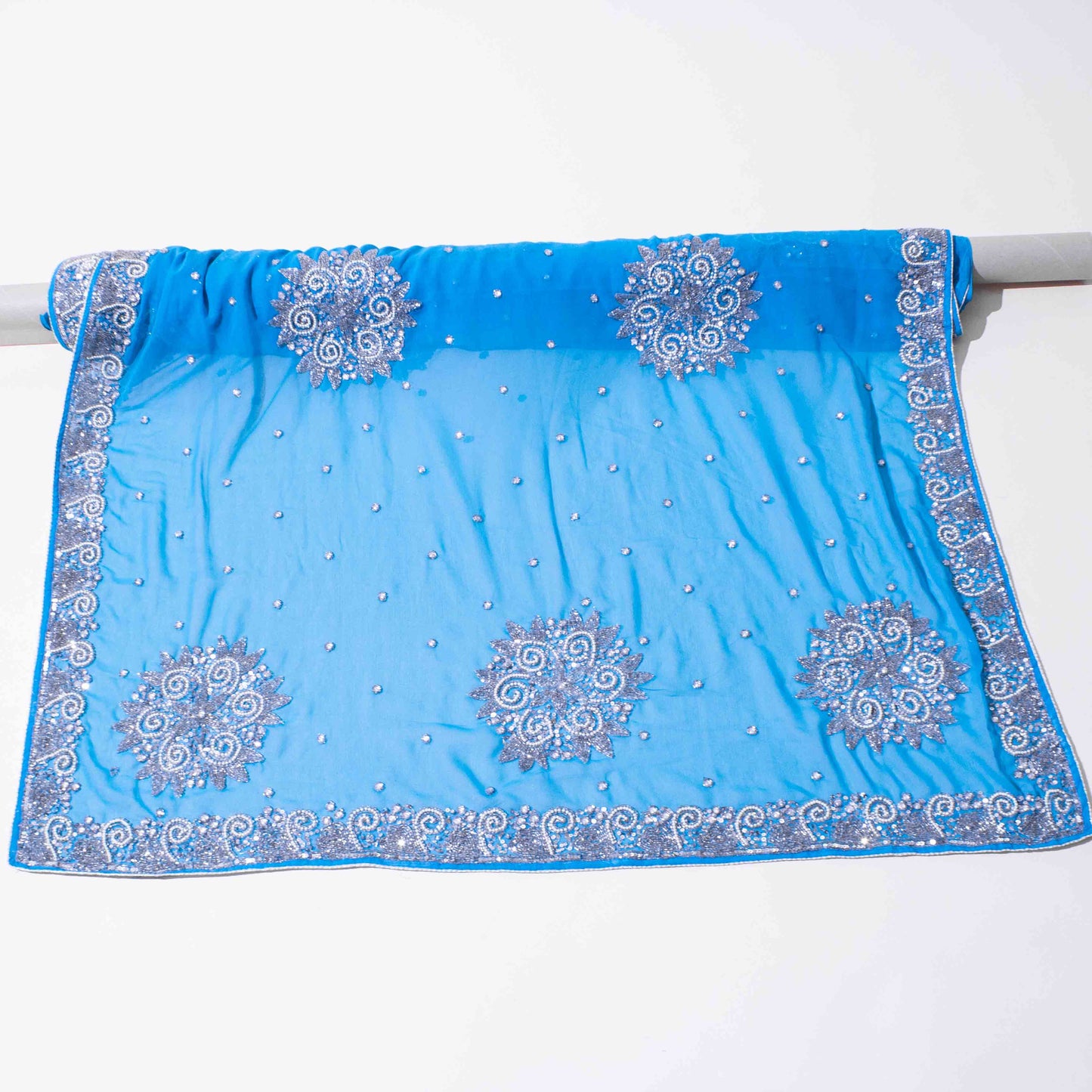 Sari - Blå Chiffong Silver / Vit Brodyr Silver Strass 15