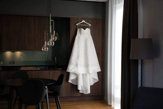 Denna brudklänning är sydd av @fashionthrougherstory