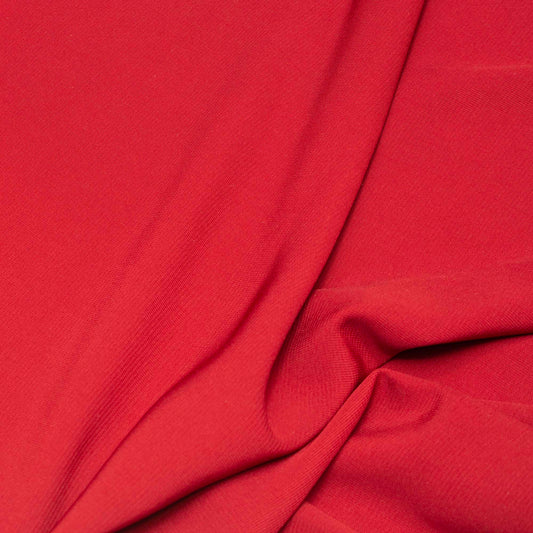 Chiffongtyg röd vinröd färg 140 cm brett 90 % polyester 10 % viskos lätt och följsamt tyg


